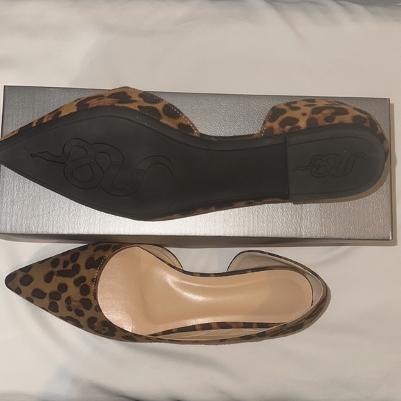 Leopard pattern point toe slip on flats - Picture 4 of 6